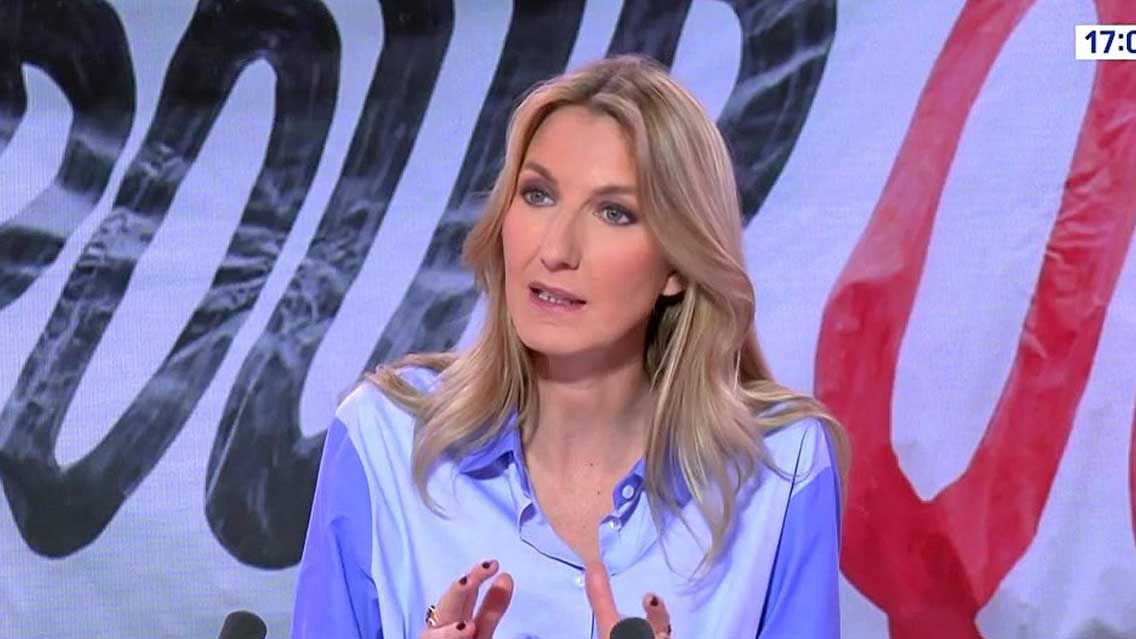 Amélie Carrouer rejoint la matinale de LCI et prend en main l’interview politique