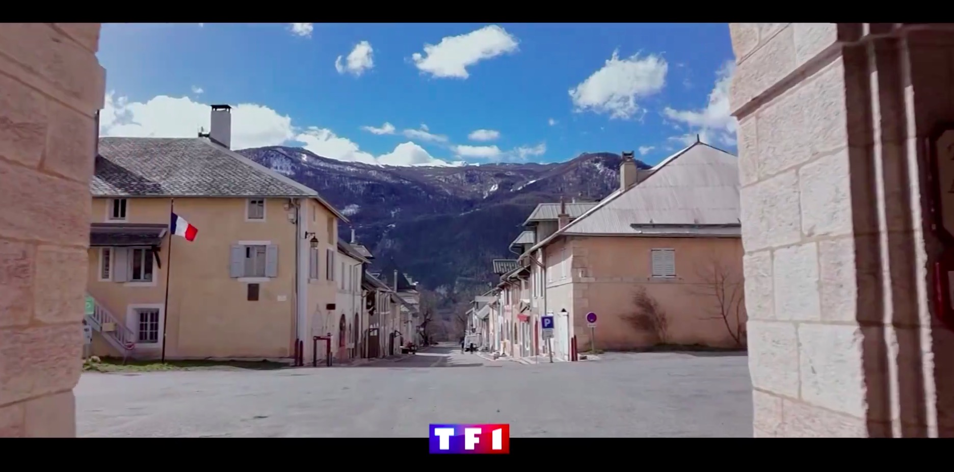 « Madame, Monsieur, Bonjour » : TF1 Info dévoile sa vision de l’information dans un clip manifeste