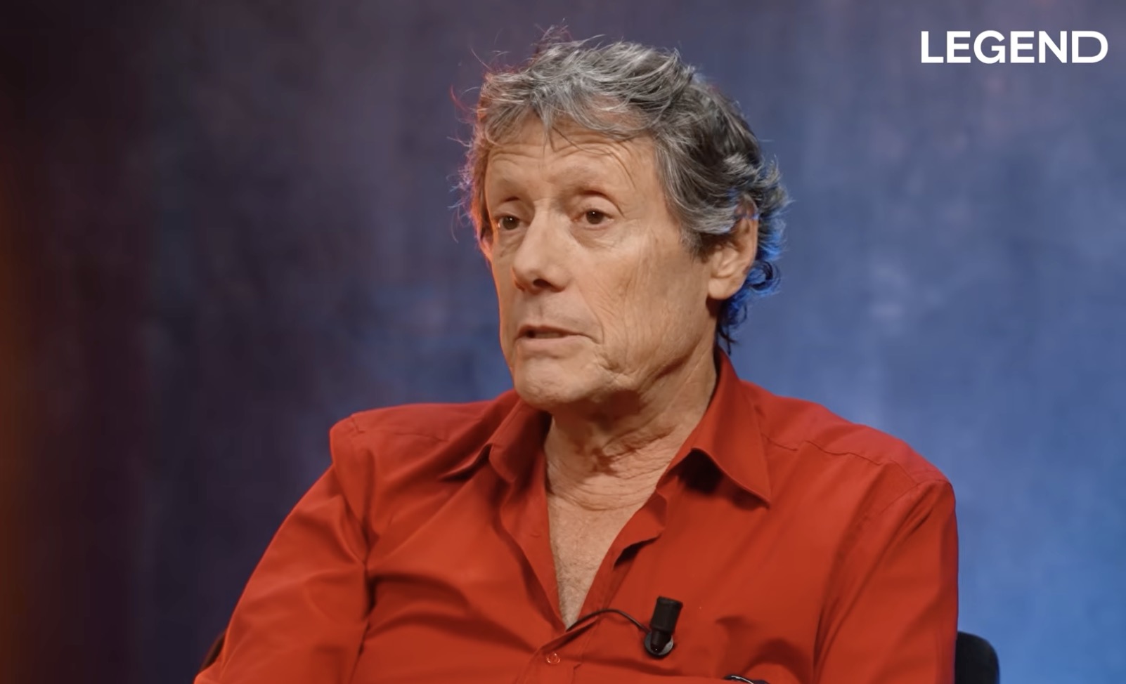 Antoine de Maximy raconte les coulisses les plus folles de « J’irai dormir chez vous » chez Legend
