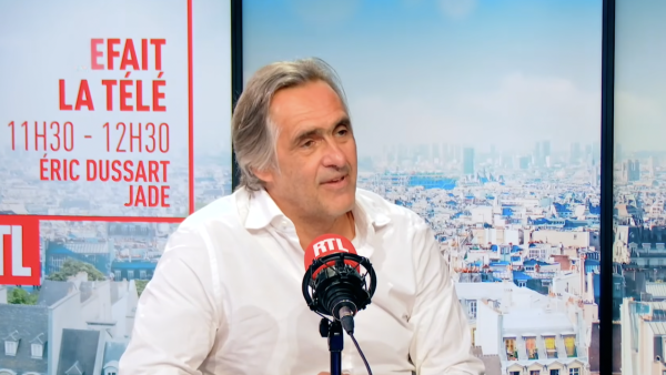 Emmanuel Chain invité de On refait la télé : “La télévision doit arrêter de se regarder le nombril”