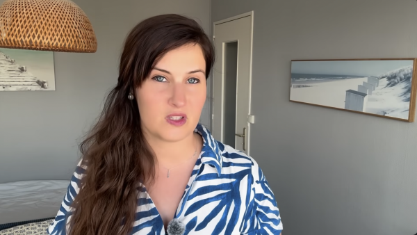 Eva Deroualle, la journaliste qui transforme ses reportages en millions de vues sur TikTok et Instagram