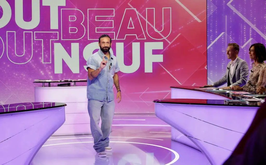 Après une saison réussie sur W9, Cyril Hanouna annonce le lancement d’un magazine baptisé « Tout beau tout news »