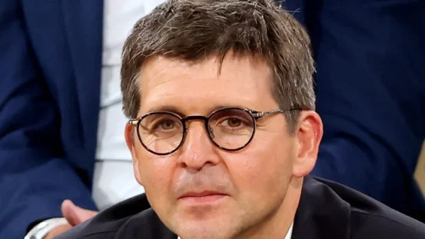 Tensions à LCI : la rédaction s’inquiète autour de Thomas Sotto
