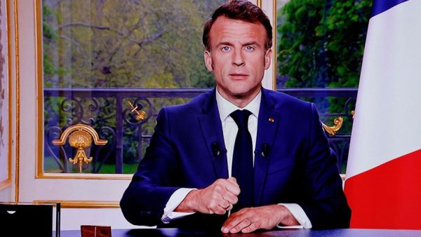 Emmanuel Macron invité du JT de 13H de TF1 en direct du sommet du G7 ce lundi