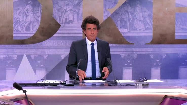 Audiences : LCI leader des chaînes info avec le « 24H » de Thomas Misrachi