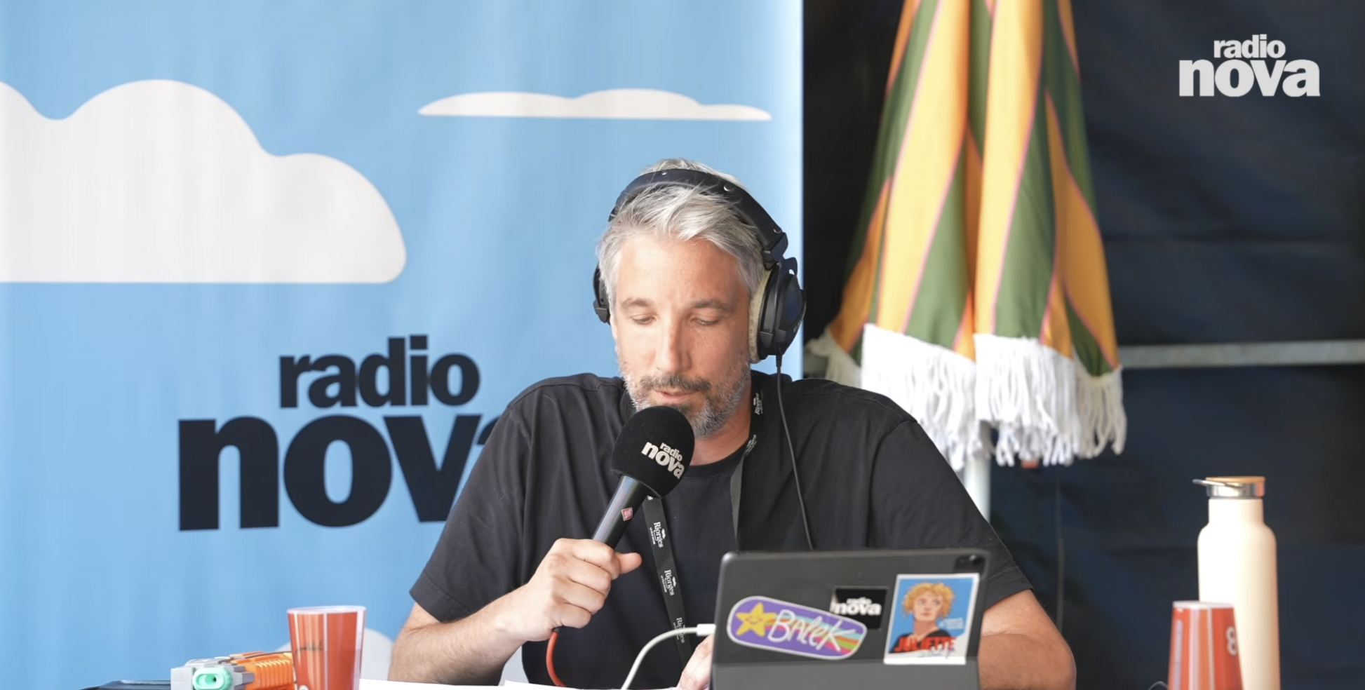 « La Dernière » poursuit sa tournée : Radio Nova mise sur la vidéo pour son émission avec Guillaume Meurice