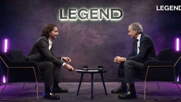 Guillaume Pley reçoit Bernard Arnault dans un entretien exceptionnel sur LEGEND