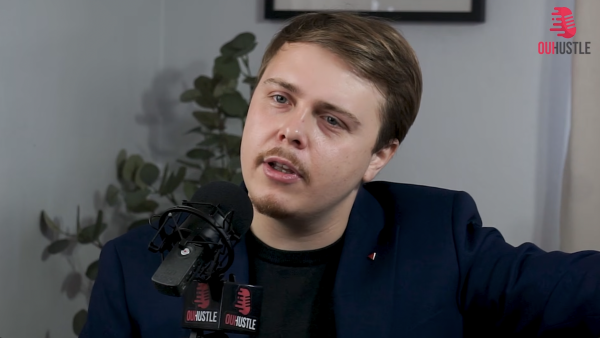 OuiHustle reçoit Louis Boyard et confirme son virage vers les grands entretiens politiques