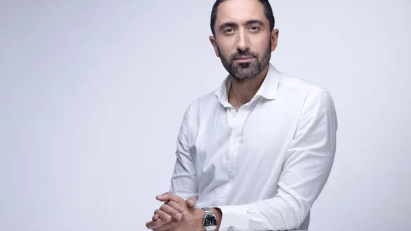 France 2 écarte Jimmy Mohamed en urgence : tensions en coulisses avant la rentrée