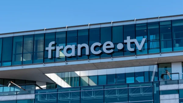 France Télévisions contrainte d&rsquo;économiser 13 millions d&rsquo;euros : la fiction entre dans une nouvelle ère
