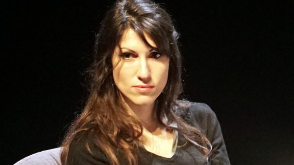 « Le terrain ne se remplace pas par un écran » : le plaidoyer de la journaliste Elisa Perrigueur pour un retour au reportage