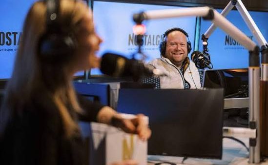 Nostalgie signe une saison 2025-2026 solide et confirme son statut de deuxième radio musicale de France