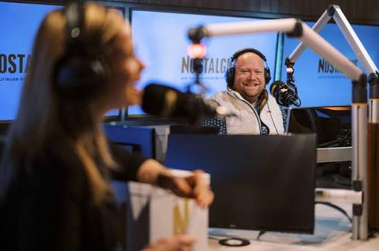 Nostalgie signe une saison 2025-2026 solide et confirme son statut de deuxième radio musicale de France