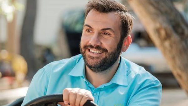 Audiences : « Camping Paradis » permet à TF1 de s’imposer avec une rediffusion