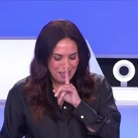 « C&rsquo;était un vrai plaisir » : très émue, Salhia Brakhlia fait ses adieux à « C dans l&rsquo;air » avant son retour dans « Quotidien »