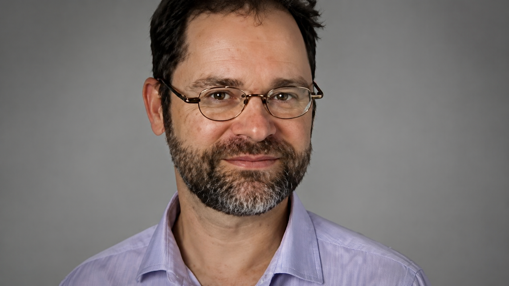 Grégoire Pinson quitte Challenges après treize ans et rejoint l’agence Comfluence