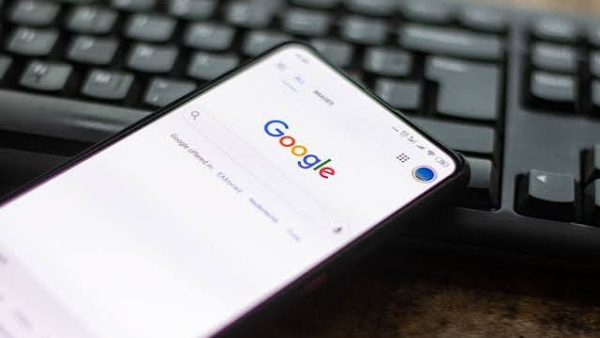 Google AI Overviews arrive en France : les éditeurs de presse saisissent l’Autorité de la concurrence