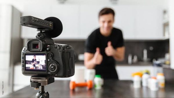 Influenceurs : le SPF Économie renforce ses contrôles sur la transparence des partenariats et l&rsquo;usage de l&rsquo;intelligence artificielle en Belgique