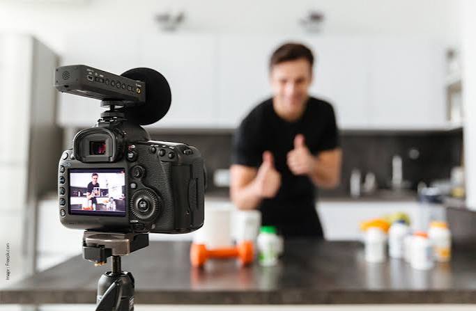 Influenceurs : le SPF Économie renforce ses contrôles sur la transparence des partenariats et l&rsquo;usage de l&rsquo;intelligence artificielle en Belgique