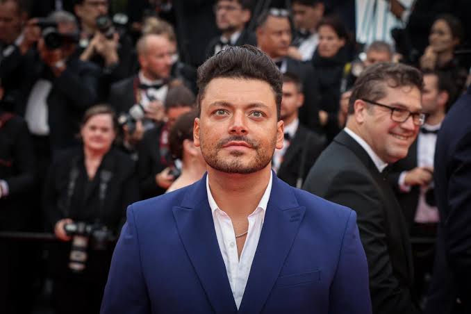 Kev Adams éliminé d’« America’s Got Talent » malgré quatre « oui » : pourquoi l’humoriste français n’est jamais revenu