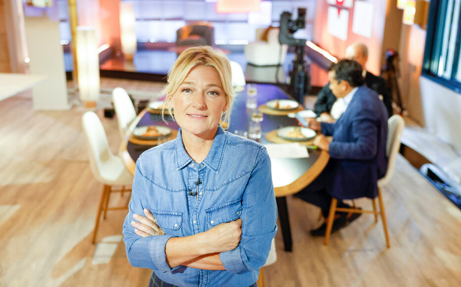 Audiences Access: Anne-Élisabeth Lemoine progresse, Cyril Hanouna talonne Yann Barthès