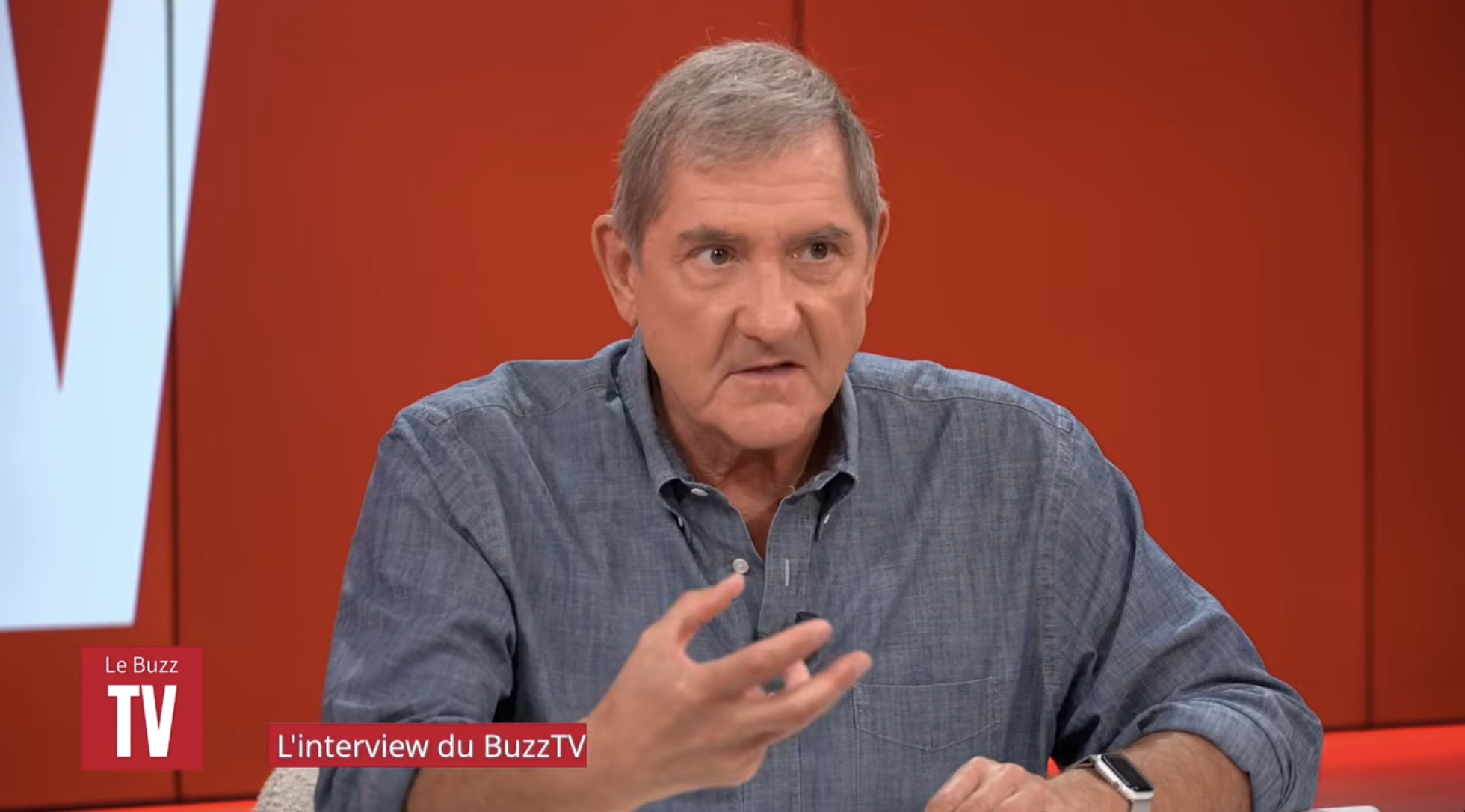 « J’ai failli mourir » : Yves Calvi raconte les graves complications de son opération cardiaque
