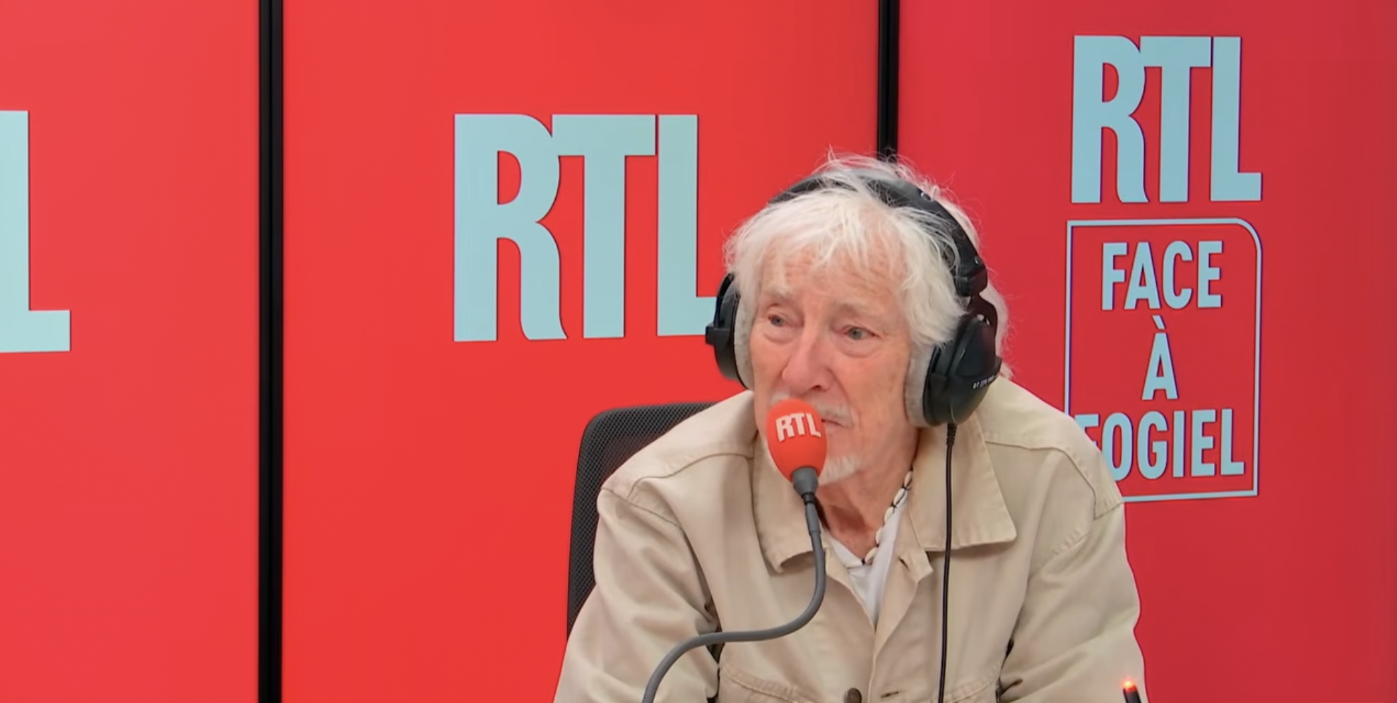 Hugues Aufray à 97 ans : ses confidences sur RTL après sa décoration à l’Élysée