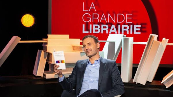 France Télévisions : Augustin Trapenard défend la liberté de parole dans « La Grande Librairie »