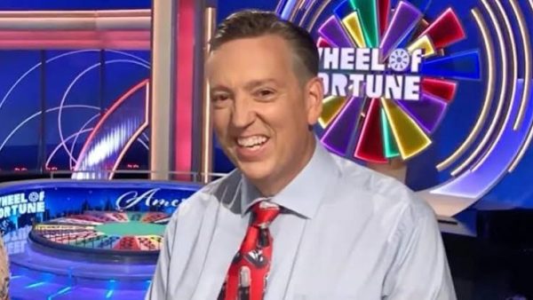 « La Roue de la Fortune » : Jim Thornton écarté après avoir été surpris sur un forum pédophile dans un avion