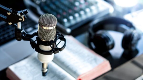 Podcast : les producteurs indépendants renforcent leur organisation face aux radios et plateformes