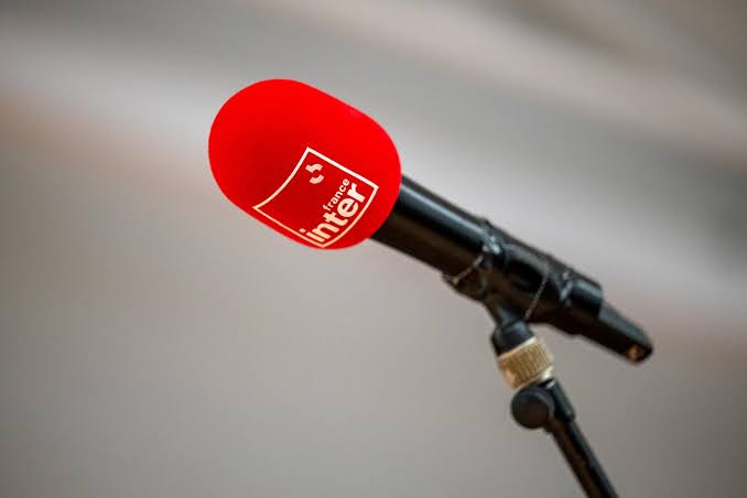 Radio France : les salariés votent une grève contre l’arrivée de Charles Sapin