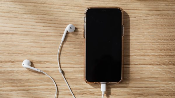 Audio digital : plus de 2,2 milliards d’impressions publicitaires au premier semestre 2026